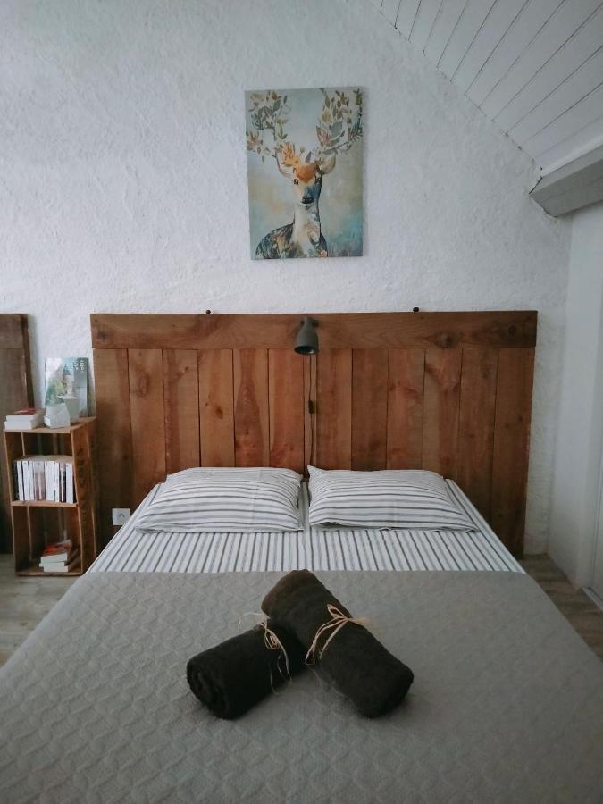 Chambre Familiale Anna "Mon Lit Au Pre" , Jusqu'A 4 Adultes Et 2 Enfants Avec Piscine Familles, Couples Ou Femmes Seulement Pontours Exterior photo