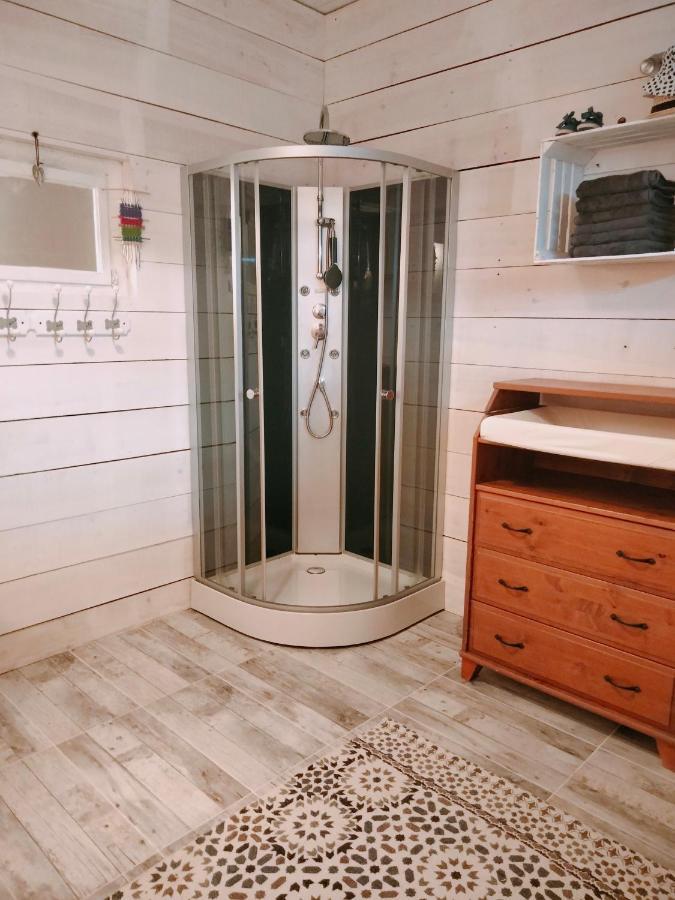 Chambre Familiale Anna "Mon Lit Au Pre" , Jusqu'A 4 Adultes Et 2 Enfants Avec Piscine Familles, Couples Ou Femmes Seulement Pontours Exterior photo